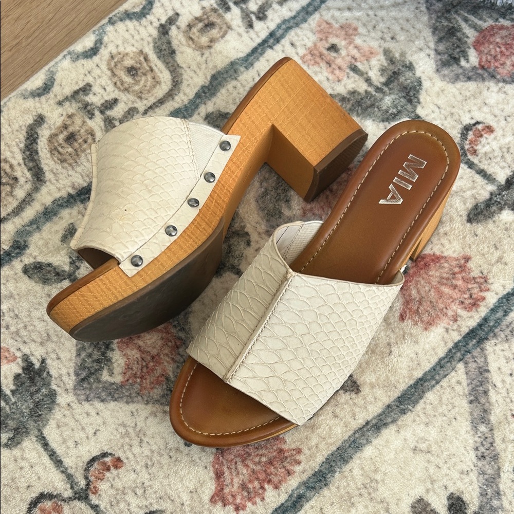 MIA Women's Cream Textured Mules